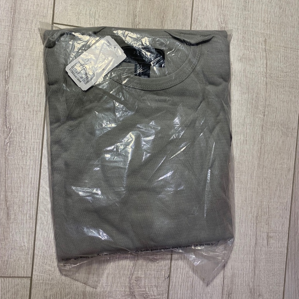 Forever 21 Men Thermal Knit Long sleeve NWT - Picture 2 of 3